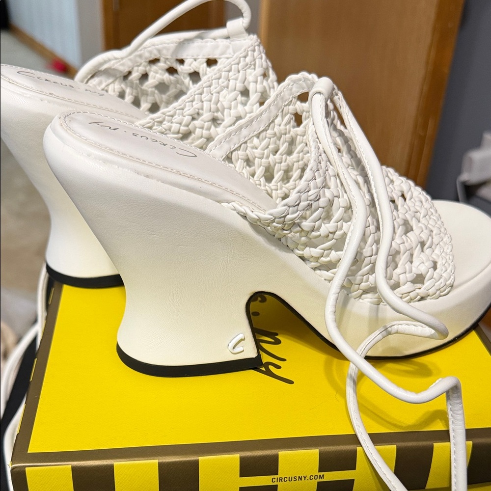Circus by Sam Edelman White Woven Mules - Picture 3 of 3